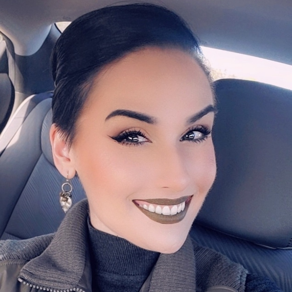 Meet your Posher, Ashley